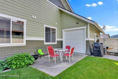 Welcome to Radiant Lake Living! Located in the highly desirable - photo 40