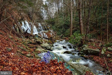 The Poconos, the primary tourist destination in Pennsylvania, is - photo 42