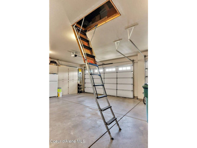 Welcome to Radiant Lake Living! Located in the highly desirable - photo 45