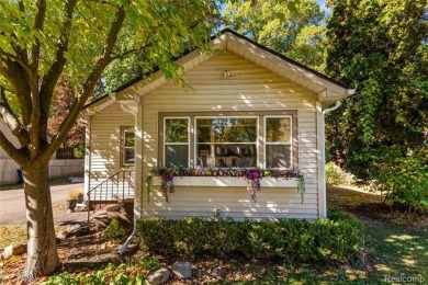 Lake Home Under Contract in Waterford, Michigan