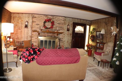 Welcome to your starter home offering 3-bedrooms, 2-bathrooms - photo 4