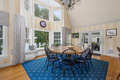 Welcome to an exquisite 2 acre waterfront estate, complete with - photo 12