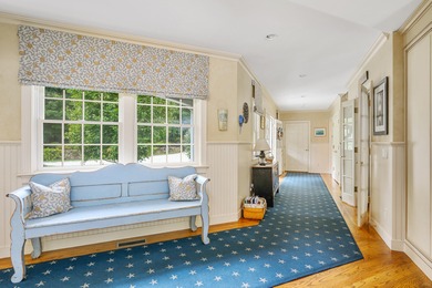 Welcome to an exquisite 2 acre waterfront estate, complete with - photo 23