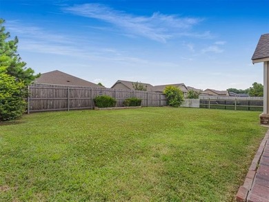 Welcome home to this beautifully maintained, one-owner 3-bedroom - photo 23