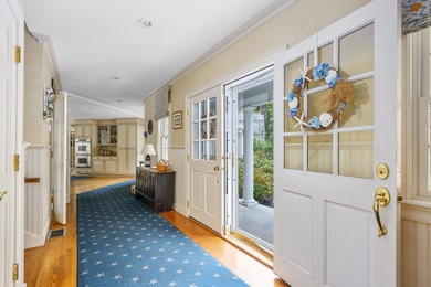 Welcome to an exquisite 2 acre waterfront estate, complete with - photo 24