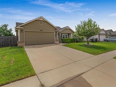 Welcome home to this beautifully maintained, one-owner 3-bedroom - photo 27