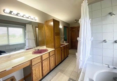 Welcome to this beautiful home in well sought out Grandview! - photo 28