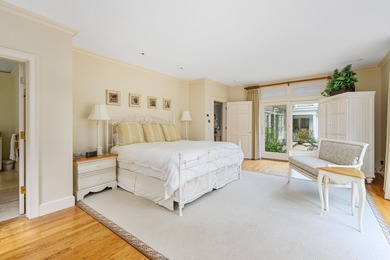 Welcome to an exquisite 2 acre waterfront estate, complete with - photo 28