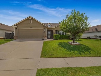 Welcome home to this beautifully maintained, one-owner 3-bedroom - photo 28