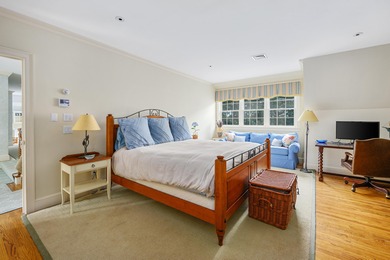 Welcome to an exquisite 2 acre waterfront estate, complete with - photo 40