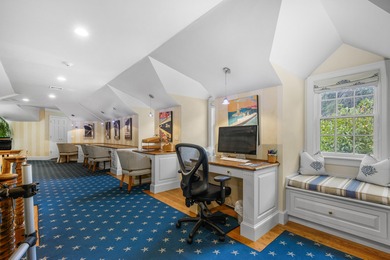 Welcome to an exquisite 2 acre waterfront estate, complete with - photo 43