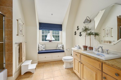 Welcome to an exquisite 2 acre waterfront estate, complete with - photo 48