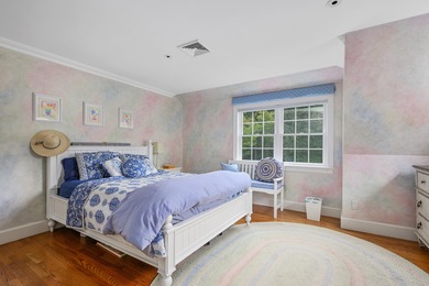 Welcome to an exquisite 2 acre waterfront estate, complete with - photo 51