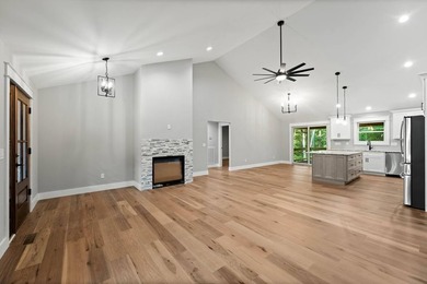 WELCOME TO YOUR OWN PRIVATE RETREAT! This NEW CONSTRUCTION *1 - photo 7