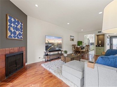 Welcome home to this spacious top-floor 2-bedroom, 2-bath - photo 2