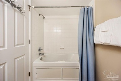 Priced to Sell. Corner unit, ground level, ready to start a new - photo 21