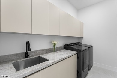 OVERSIZED corner lot NEW CONSTRUCTION CONTEMPORARY home on 0.259 - photo 49