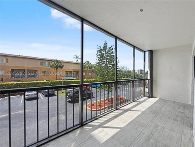 Beautifully updated unit in an immaculate, well-managed Class A - photo 3