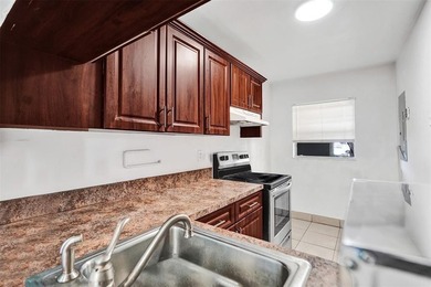 Spacious 2-Bedroom, 2-Bath Condo with Lake Views in Pine Island - photo 5