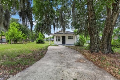 Charming 2-bedroom, 1-bath home in the heart of Jacksonville - photo 3