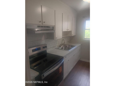 **** This 3 bedroom, 2 bath all brick home conveniently located - photo 10