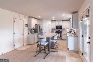 Welcome to this exceptional residence nestled in one of Flowery - photo 12