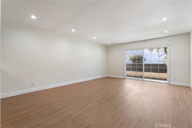 Freshly upgraded and centrally located, this wonderful condo - photo 2