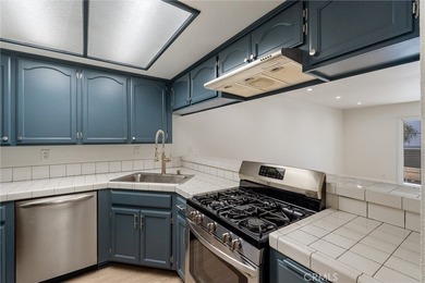 Freshly upgraded and centrally located, this wonderful condo - photo 3