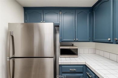 Freshly upgraded and centrally located, this wonderful condo - photo 5