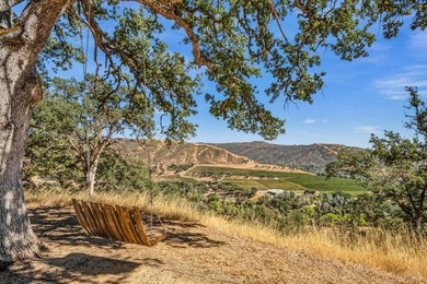 Welcome to Stonehouse Cellars Winery & Bed & Barrel, an - photo 42