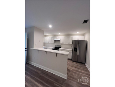 NO HOA!! THIS LOVELY 3 BED 2 BATH HOME WITH EVERYTHING YOU'RE - photo 4
