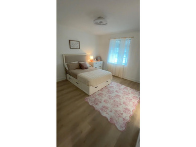 Welcome to this exceptional 4-bedroom, 3.5-bathroom residence in - photo 9