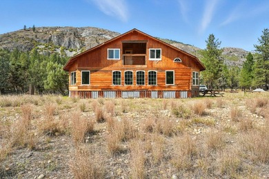 Discover your dream estate at the end of a private peninsula on - photo 2