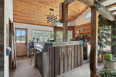 Discover your dream estate at the end of a private peninsula on - photo 6
