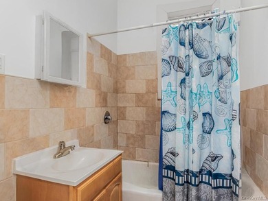 Great opportunity to own a multi-family home in the Bronx! - photo 11