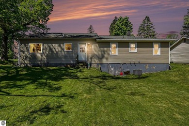 Experience comfort and convenience in this 3-bedroom, 2-bathroom - photo 3