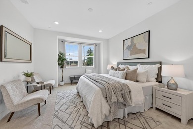 Welcome to this beautifully maintained end-unit, townhome-style - photo 2