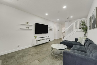 Beautifully renovated 3-bedroom, 2.5-bathroom townhome in the - photo 12