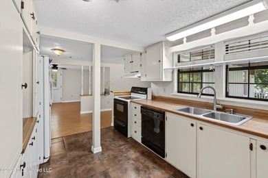 Privacy Galor with 2 Private Lots totaling 1.98 acres in the - photo 43
