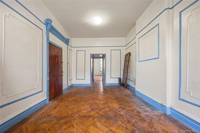 JUST LISTED! SPACIOUS 6 BEDROOM, 3.5 BATH MULTI-FAMILY HOME IN - photo 11