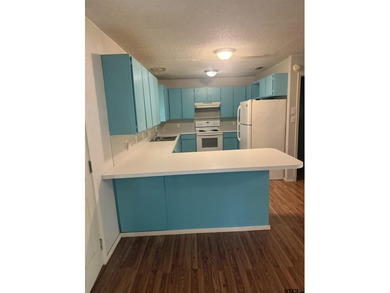 This 2 bed 2 bath home with 1459 sq ft of living space also has - photo 12