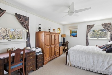 3 Bedroom Sag Harbor Waterfront w/ Dock & Panoramic Bay Views - photo 13