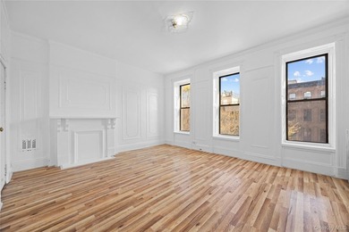 JUST LISTED! SPACIOUS 6 BEDROOM, 3.5 BATH MULTI-FAMILY HOME IN - photo 14