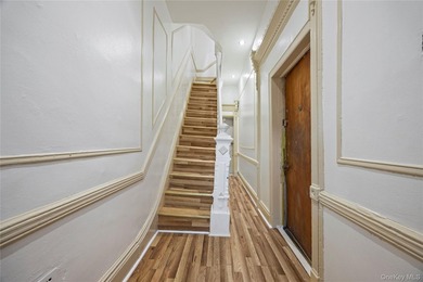 JUST LISTED! SPACIOUS 6 BEDROOM, 3.5 BATH MULTI-FAMILY HOME IN - photo 16