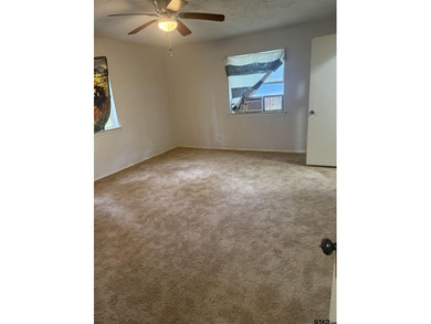 This 2 bed 2 bath home with 1459 sq ft of living space also has - photo 17