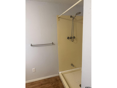 This 2 bed 2 bath home with 1459 sq ft of living space also has - photo 20