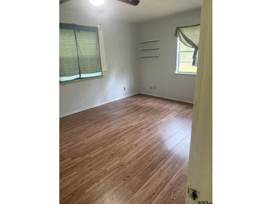 This 2 bed 2 bath home with 1459 sq ft of living space also has - photo 22