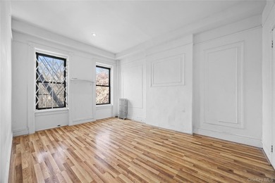 JUST LISTED! SPACIOUS 6 BEDROOM, 3.5 BATH MULTI-FAMILY HOME IN - photo 22