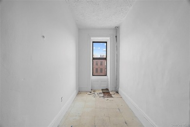 JUST LISTED! SPACIOUS 6 BEDROOM, 3.5 BATH MULTI-FAMILY HOME IN - photo 25