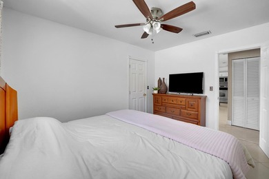 NO HOA! Move in Ready, Freshly painted 3-bedroom, 3-bath home - photo 25